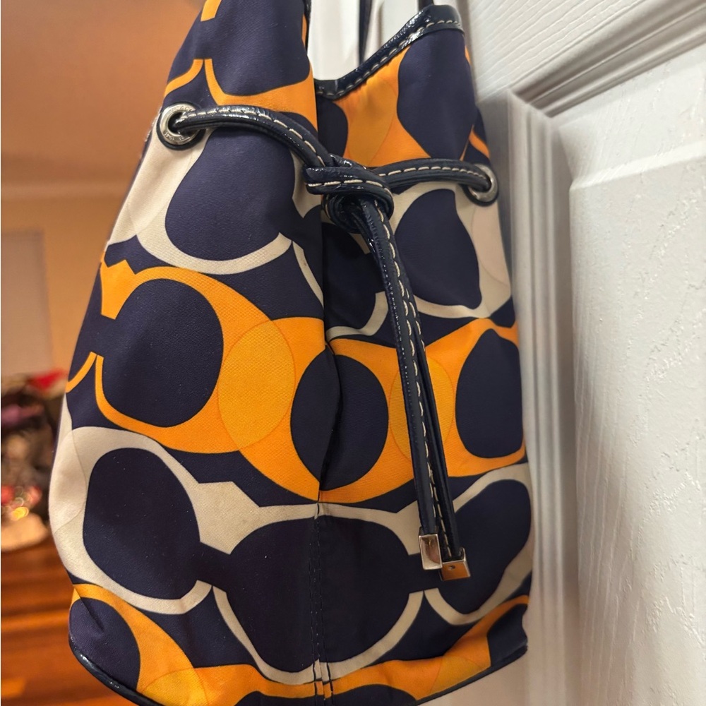 Coach E1326-F23902 Taylor Signature Op Art Navy & Orange Linear Carryall in GUC - Picture 4 of 16